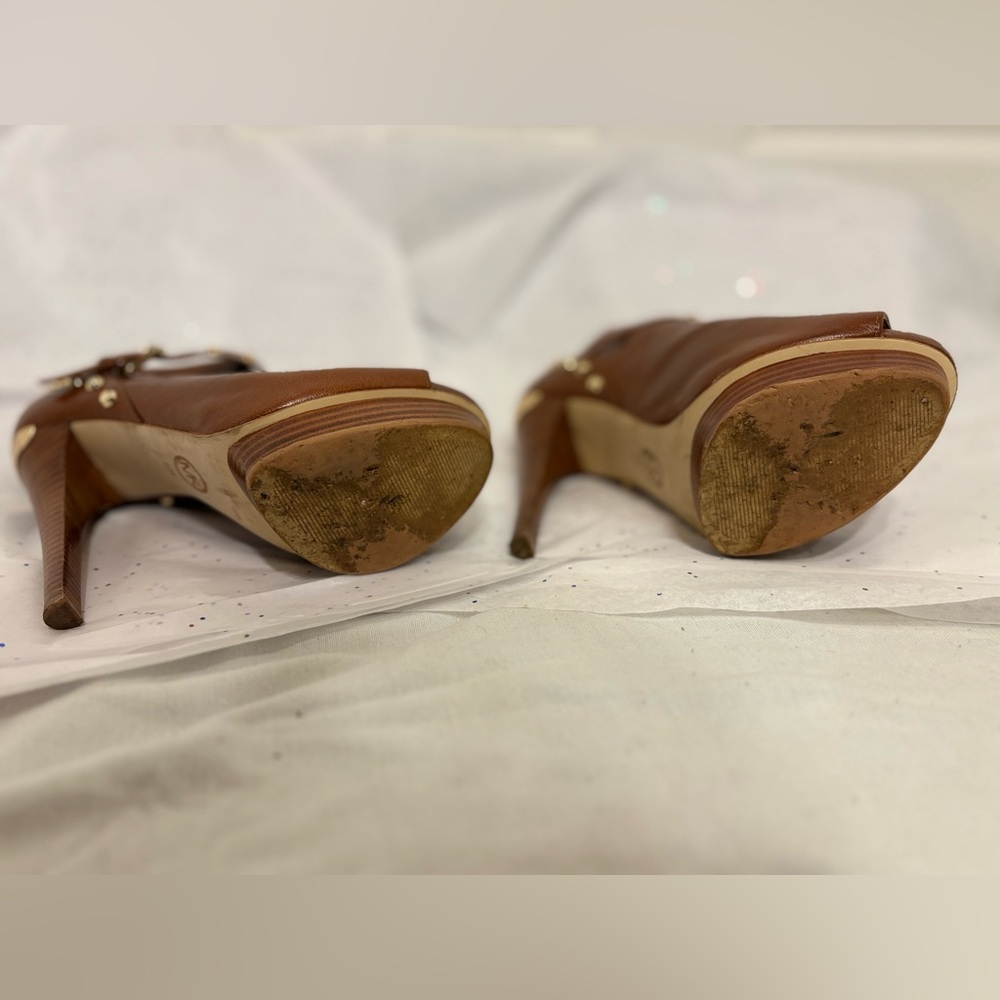 Michael Kors size 8m heels - Picture 7 of 7